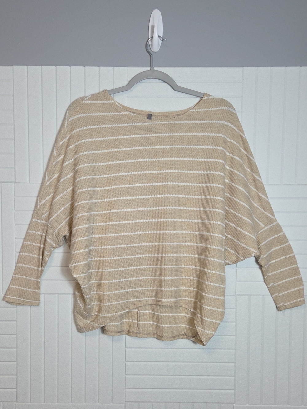 Jolie Slouchy Dolman Thermal Top Beige And White Stripes Size M